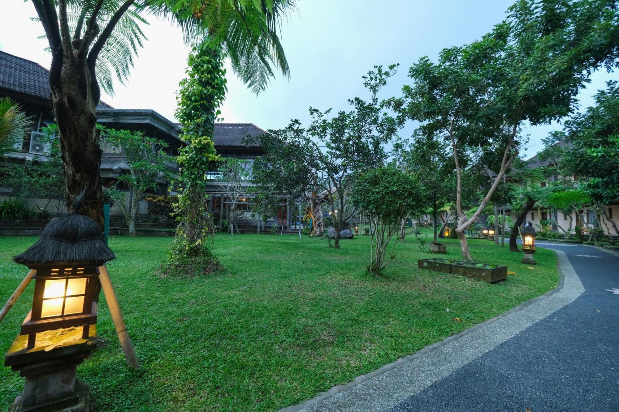 Bhuwana Ubud Hotel And Farming Exterior photo